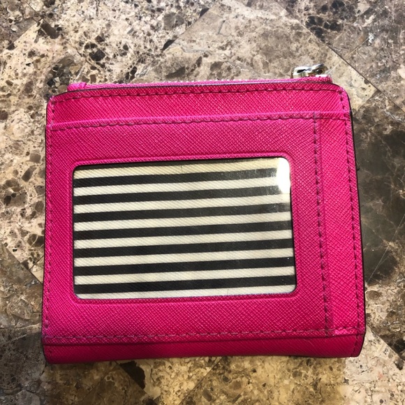 Kate Spade ♠️ Hot Pink Wallet - Like New!!! - Picture 4 of 5